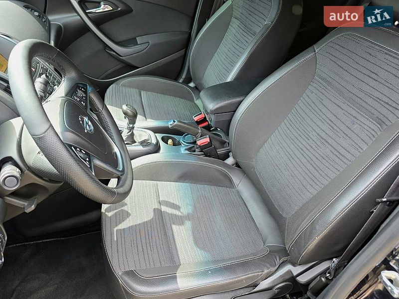 Седан Opel Astra 2017 в Харькове