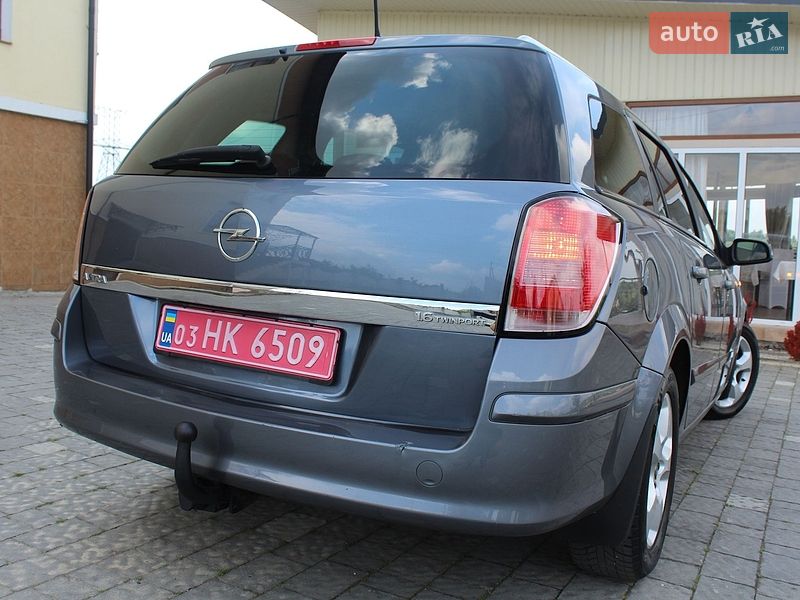 Универсал Opel Astra 2006 в Трускавце
