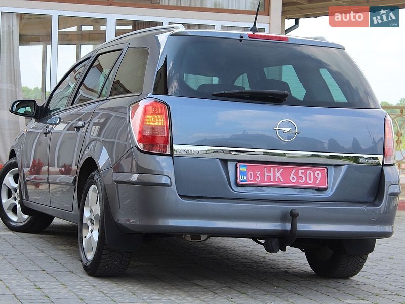 Универсал Opel Astra 2006 в Трускавце