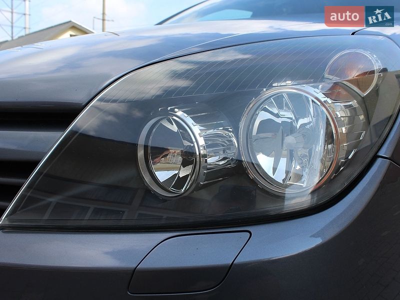 Универсал Opel Astra 2006 в Трускавце