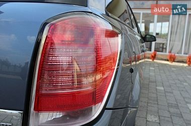 Универсал Opel Astra 2006 в Трускавце