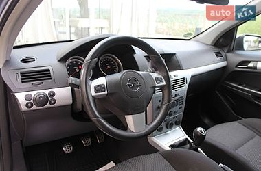 Универсал Opel Astra 2006 в Трускавце