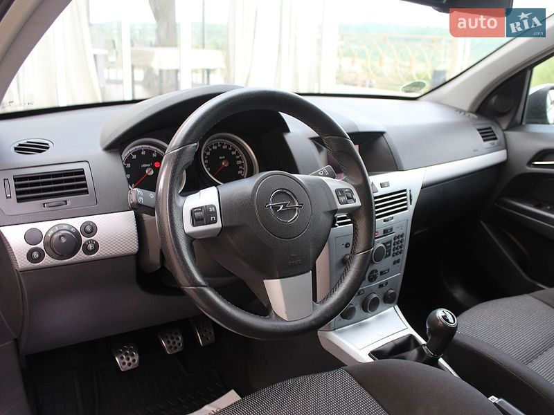 Универсал Opel Astra 2006 в Трускавце