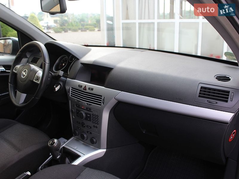 Универсал Opel Astra 2006 в Трускавце