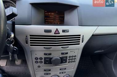 Хэтчбек Opel Astra 2007 в Киеве