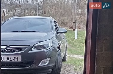 Універсал Opel Astra 2011 в Ланівці