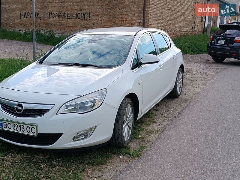 Хетчбек Opel Astra 2010 в Дрогобичі