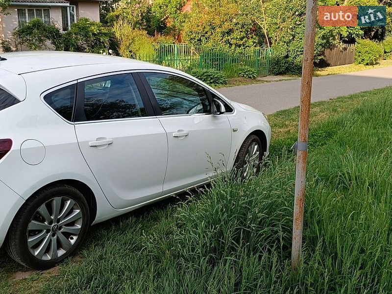 Хетчбек Opel Astra 2010 в Дрогобичі