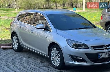Універсал Opel Astra 2013 в Івано-Франківську