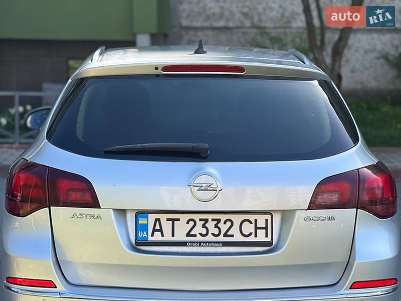 Універсал Opel Astra 2013 в Івано-Франківську