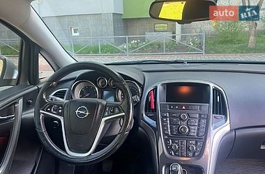 Універсал Opel Astra 2013 в Івано-Франківську