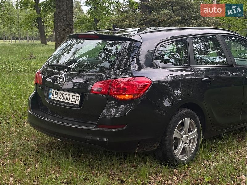 Универсал Opel Astra 2011 в Виннице