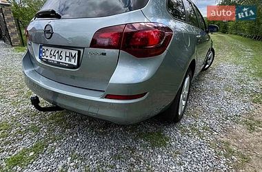 Универсал Opel Astra 2012 в Дрогобыче