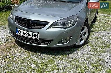 Универсал Opel Astra 2012 в Дрогобыче