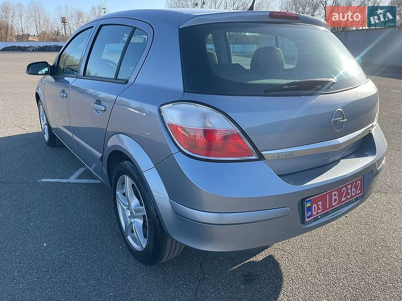 Хэтчбек Opel Astra 2005 в Киеве