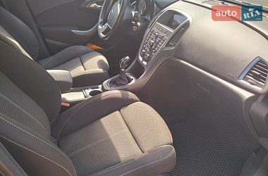 Универсал Opel Astra 2013 в Житомире