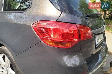 Универсал Opel Astra 2013 в Житомире
