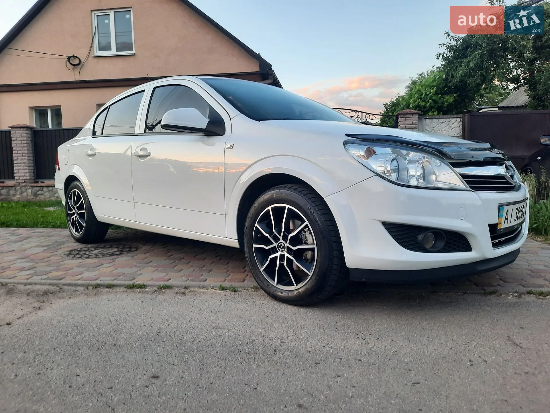 2012 Opel Astra - фото 1
