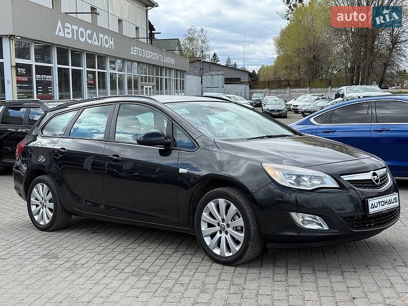 Opel Astra 2011