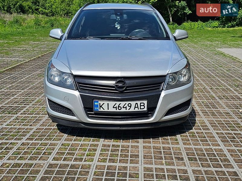 Універсал Opel Astra 2010 в Києві