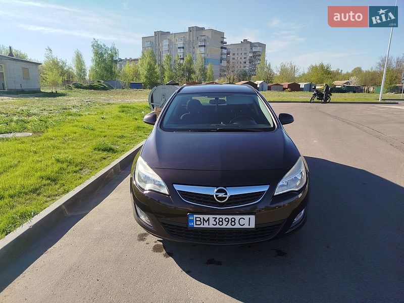 Универсал Opel Astra 2012 в Шостке