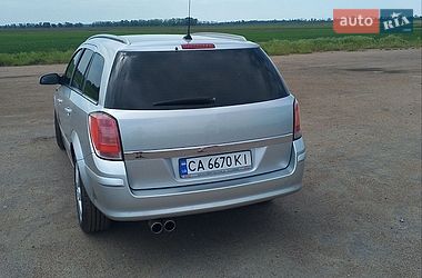 Универсал Opel Astra 2006 в Христиновке