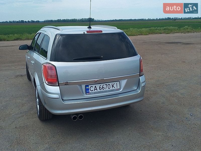 Универсал Opel Astra 2006 в Христиновке