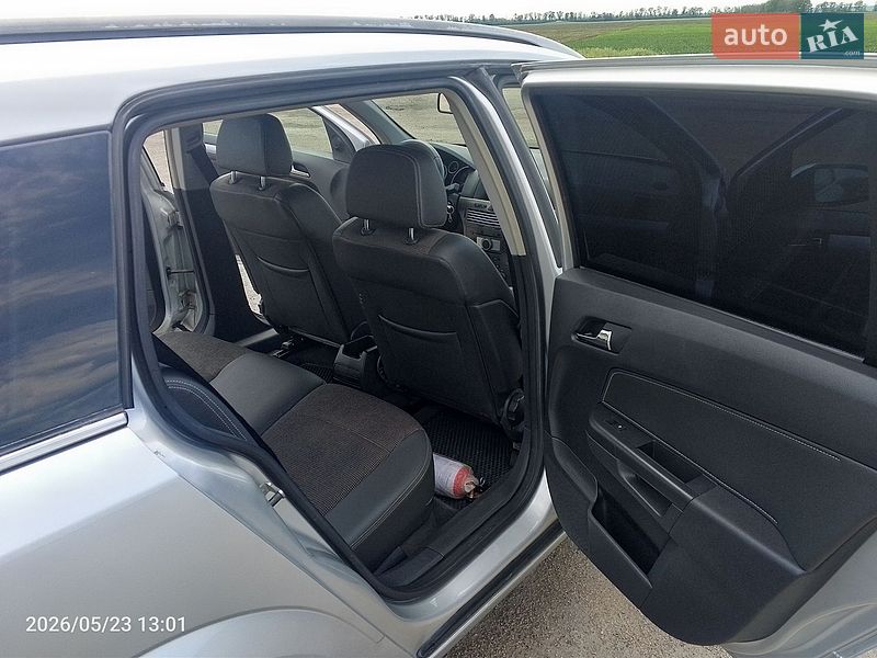 Универсал Opel Astra 2006 в Христиновке