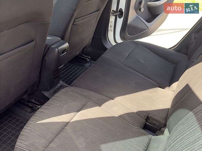 Универсал Opel Astra 2011 в Оброшином