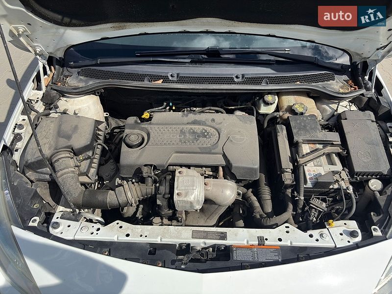 Универсал Opel Astra 2011 в Оброшином