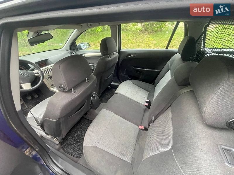 Универсал Opel Astra 2010 в Киеве