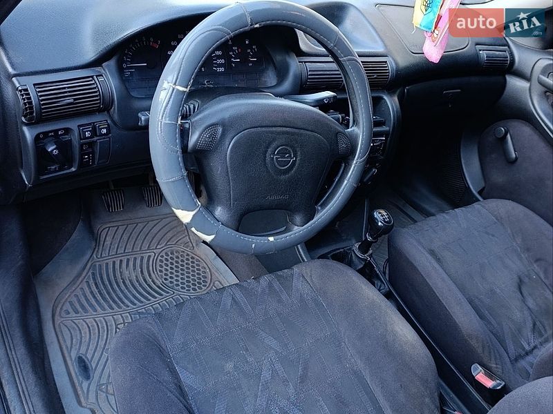 Универсал Opel Astra 1996 в Дубно