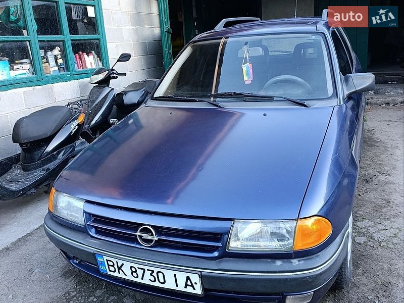Универсал Opel Astra 1996 в Дубно
