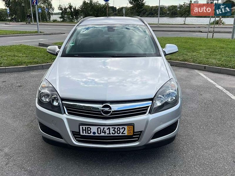 Универсал Opel Astra 2010 в Запорожье