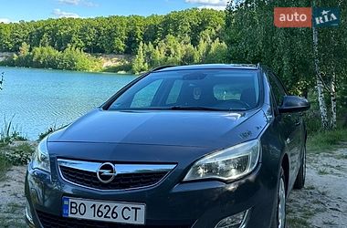 Універсал Opel Astra 2011 в Вінниці