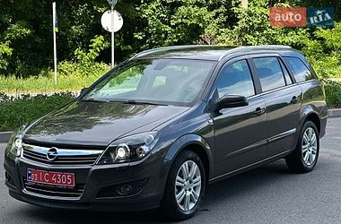 Універсал Opel Astra 2010 в Хмельницькому
