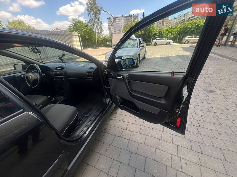 Седан Opel Astra 2008 в Ивано-Франковске