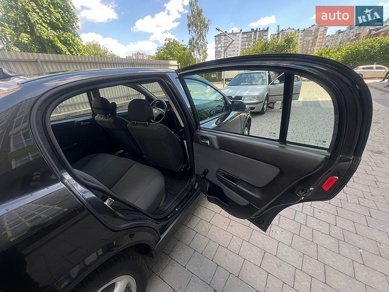 Седан Opel Astra 2008 в Ивано-Франковске