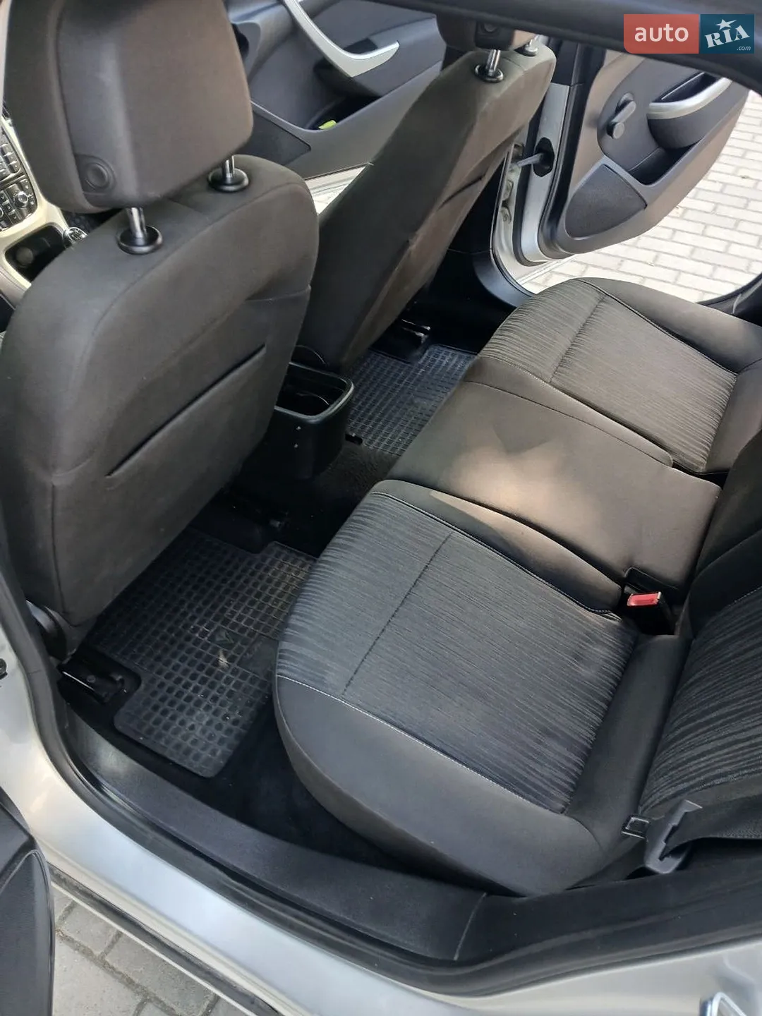 2010 Opel Astra - мініатюра 16