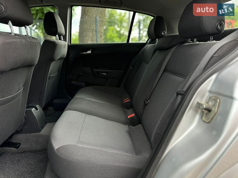 Хэтчбек Opel Astra 2009 в Виннице