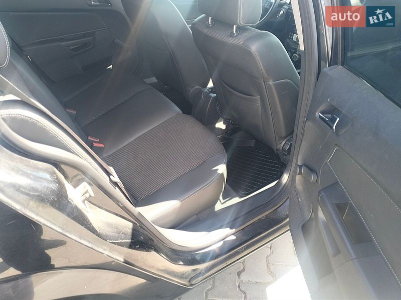 Универсал Opel Astra 2009 в Луцке