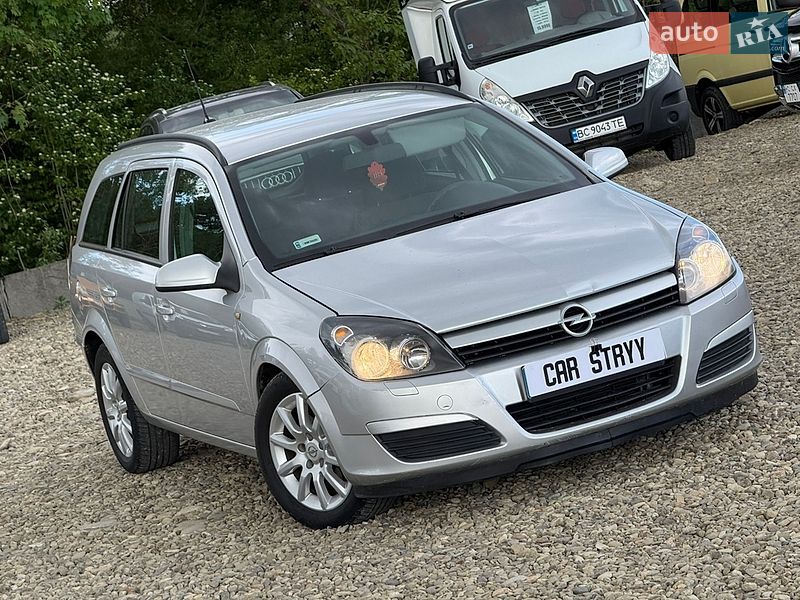 Универсал Opel Astra 2005 в Стрые