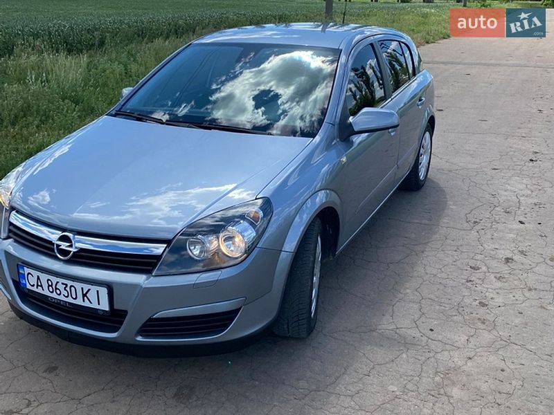 Хэтчбек Opel Astra 2004 в Новоархангельске фото Хэтчбек Opel Astra 2004 в Новоархангельске