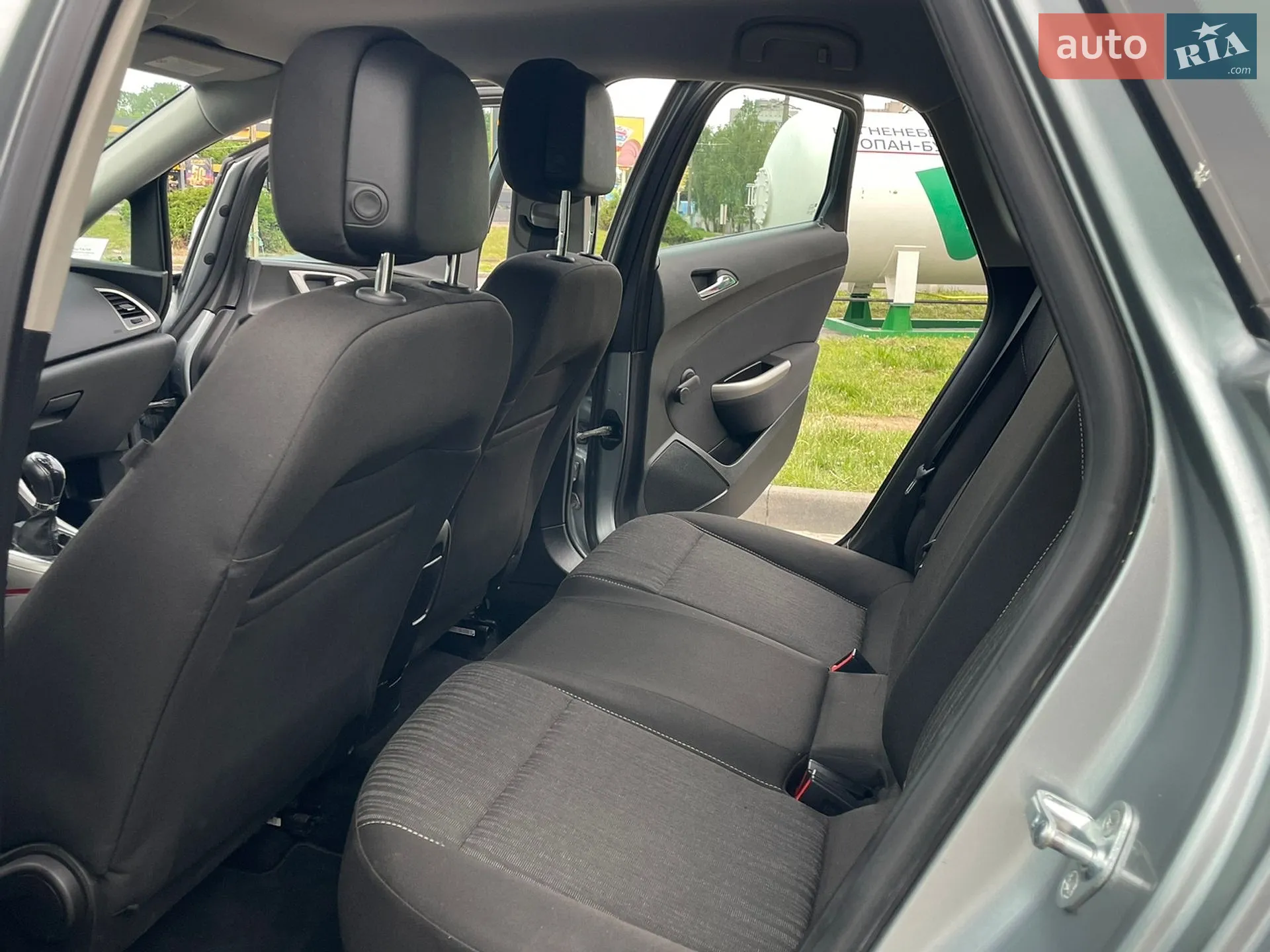 2010 Opel Astra - мініатюра 70