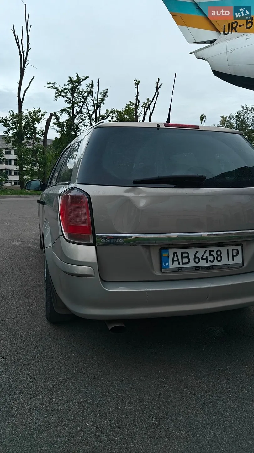 2010 Opel Astra - мініатюра 8