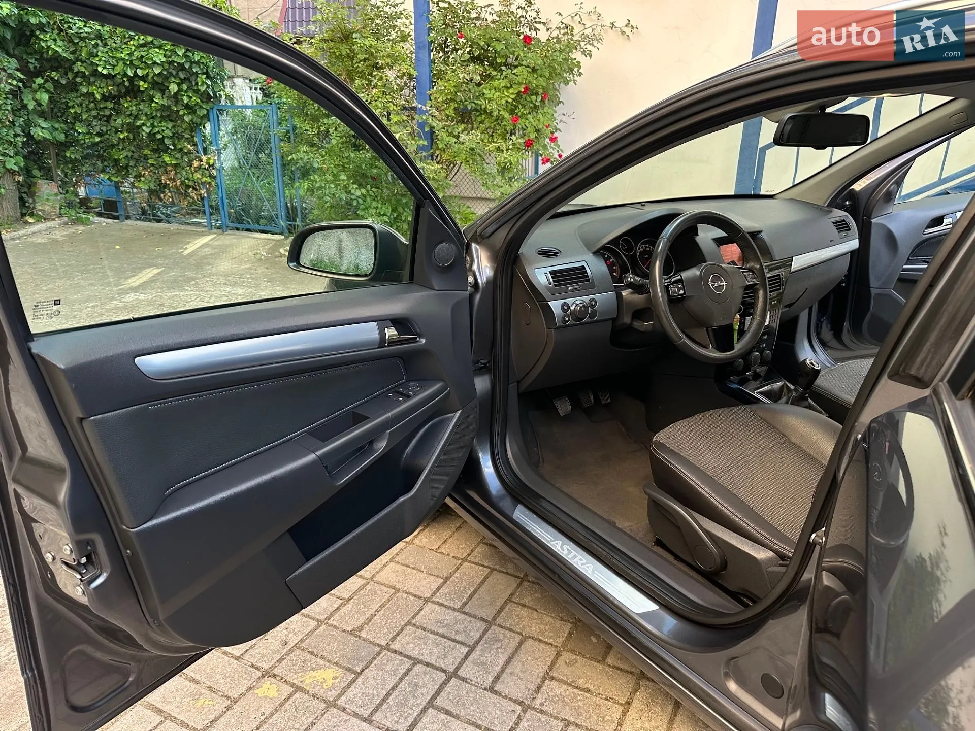 2010 Opel Astra - мініатюра 35
