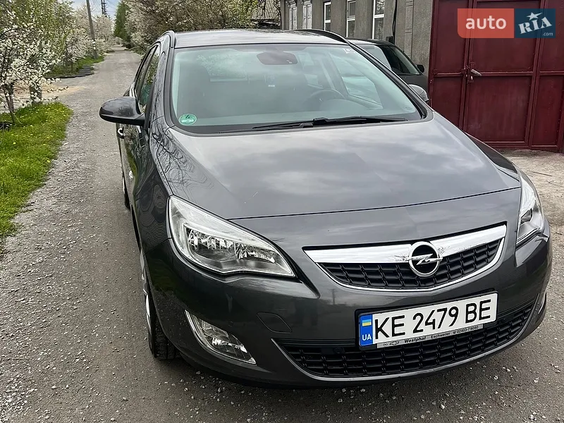 Opel Astra 2011
