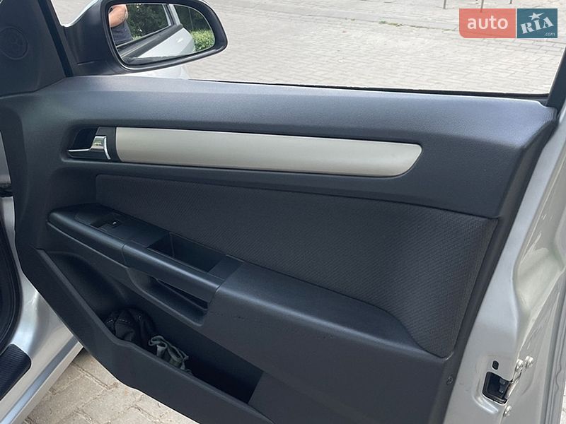 Универсал Opel Astra 2007 в Львове