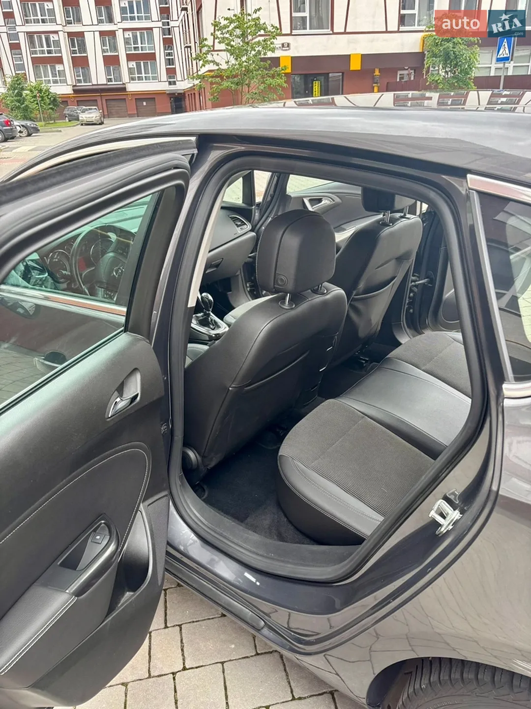 2010 Opel Astra - мініатюра 17