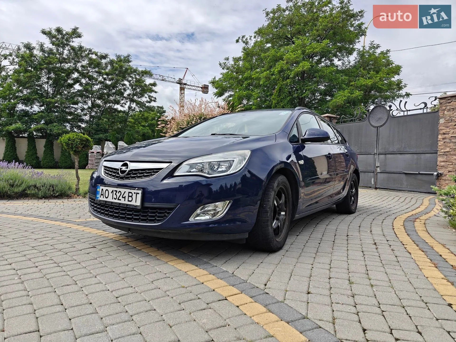 2011 Opel Astra - фото 1